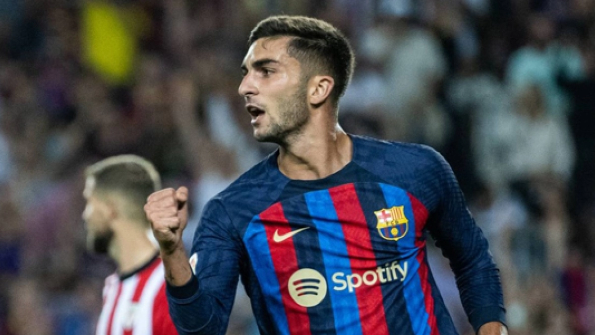 Los 5 jugadores que quiere intercambiar el FC Barcelona para incorporar a Brozovic y Carrasco