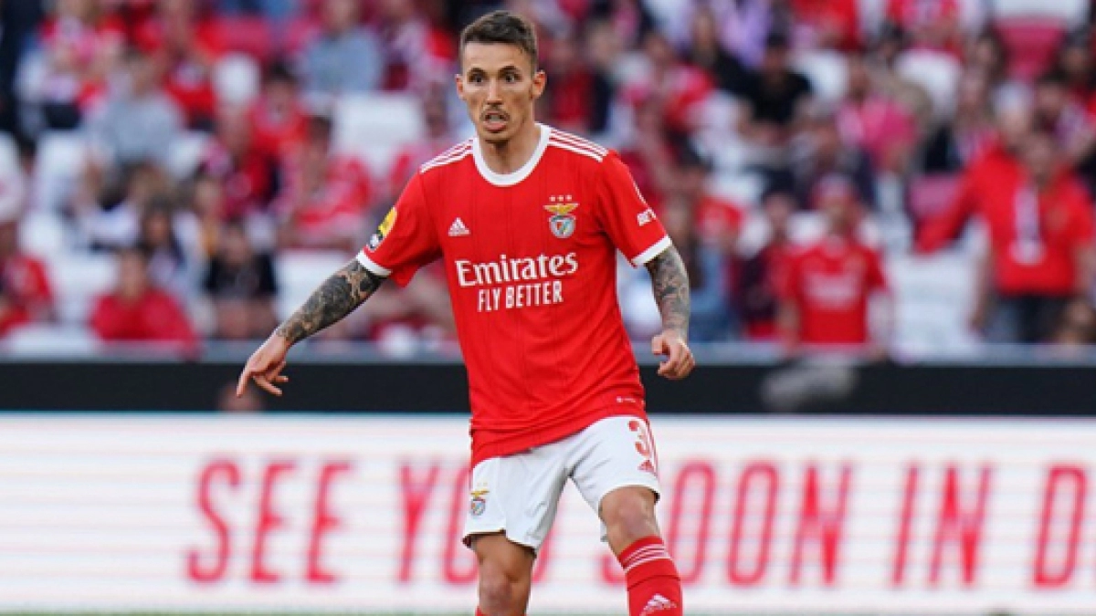 El club de la Premier que va con todo por Grimaldo