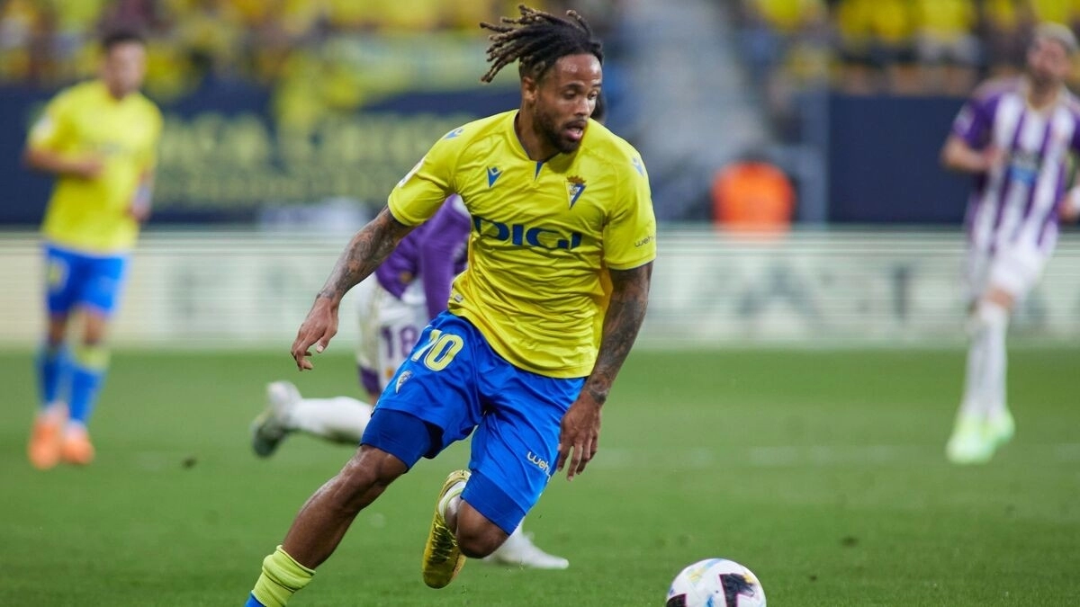 La nueva oferta que ha recibido el Cádiz por Bongonda