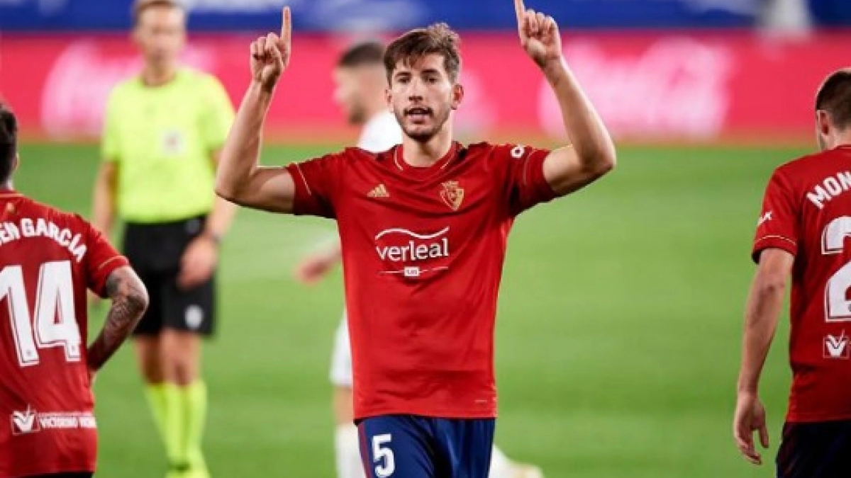 Los 3 centrales que maneja el Villarreal para suplir a Pau Torres