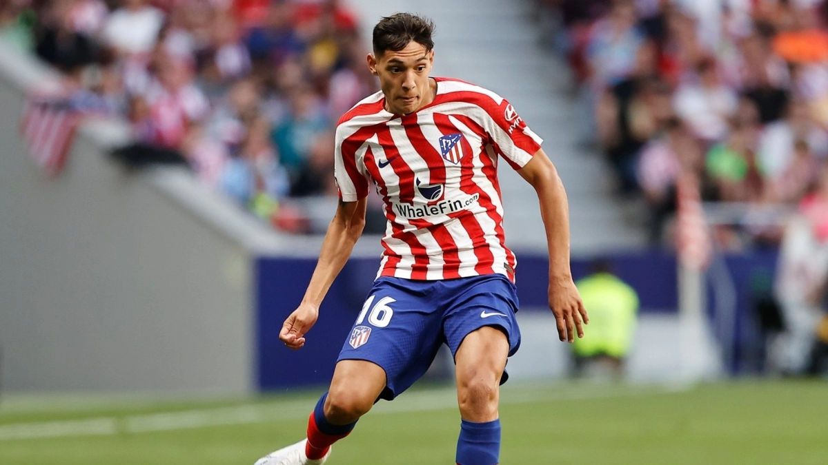 Los 3 clubes de la Premier League que quieren a Nahuel Molina