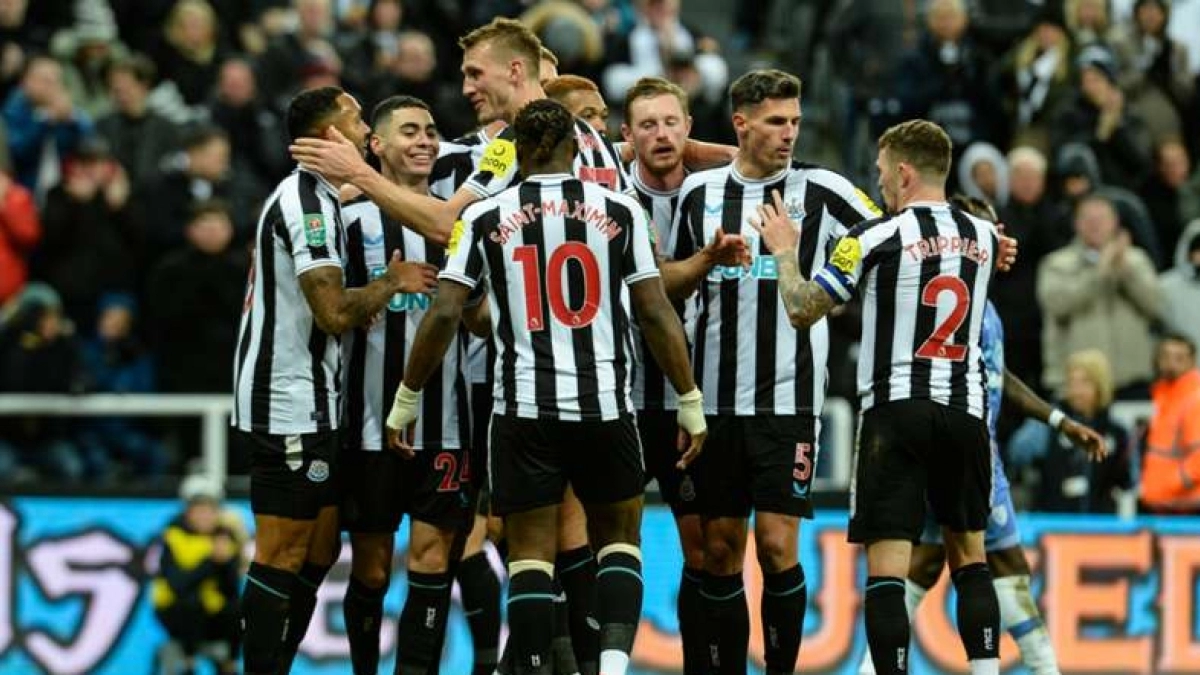 El doble fichaje que Juni Calafat vigila en el Newcastle