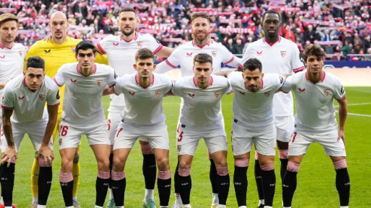 La Saudí Pro League va por un jugador del Sevilla: Oferta de 10 millones