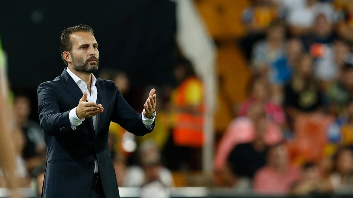 El jugador que el Valencia quiere de patitas en la calle / Sport