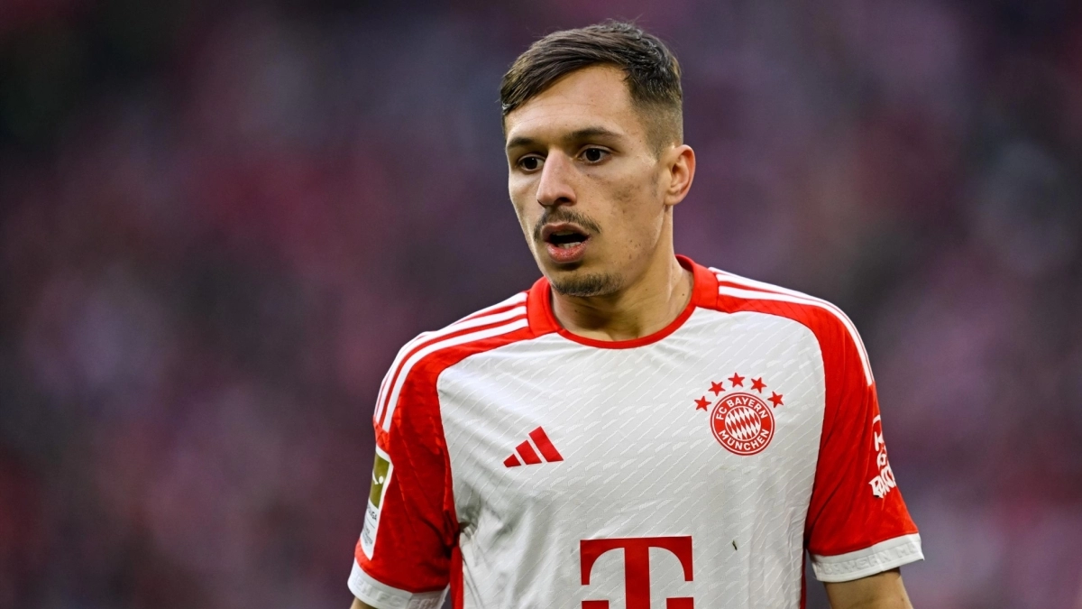 El incierto futuro de Bryan Zaragoza tras su fiasco en el Bayern Munich
