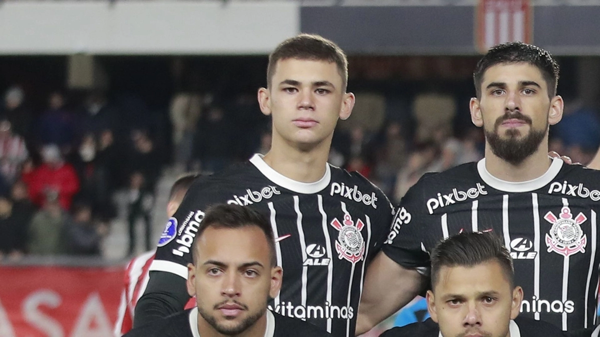 Moscardo, pivote del Corinthians, cedido por el PSG