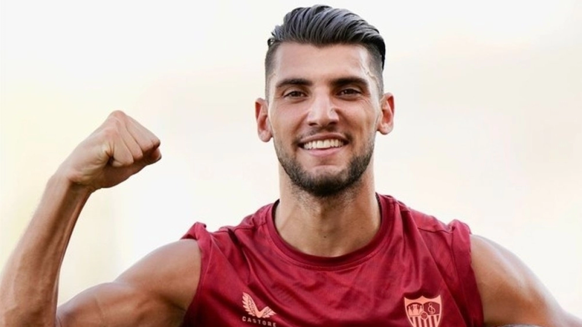 El Valencia ha llegado a un acuerdo con el Sevilla por Rafa Mir / Besoccer