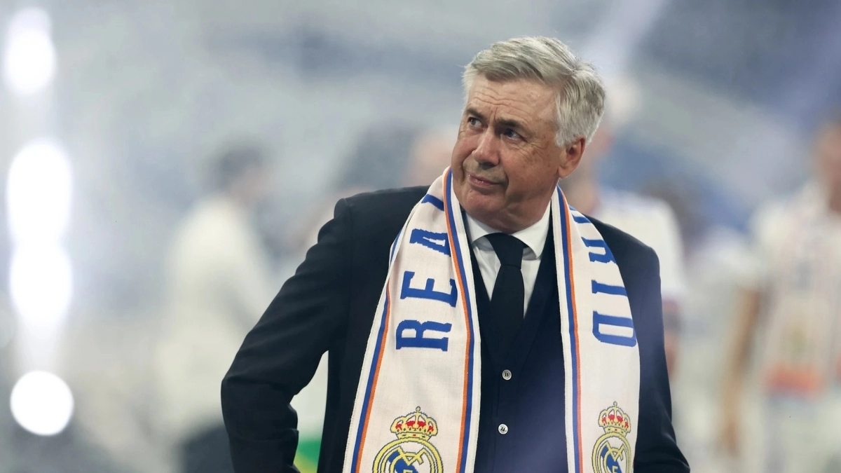 Carlo Ancelotti, entrenador del Real Madrid, quiere fichar un nuevo central y hay 3 candidatos / La Razón