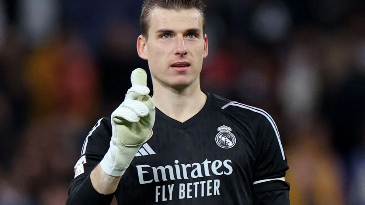 Lunin, portero del Real Madrid que interesa al Chelsea