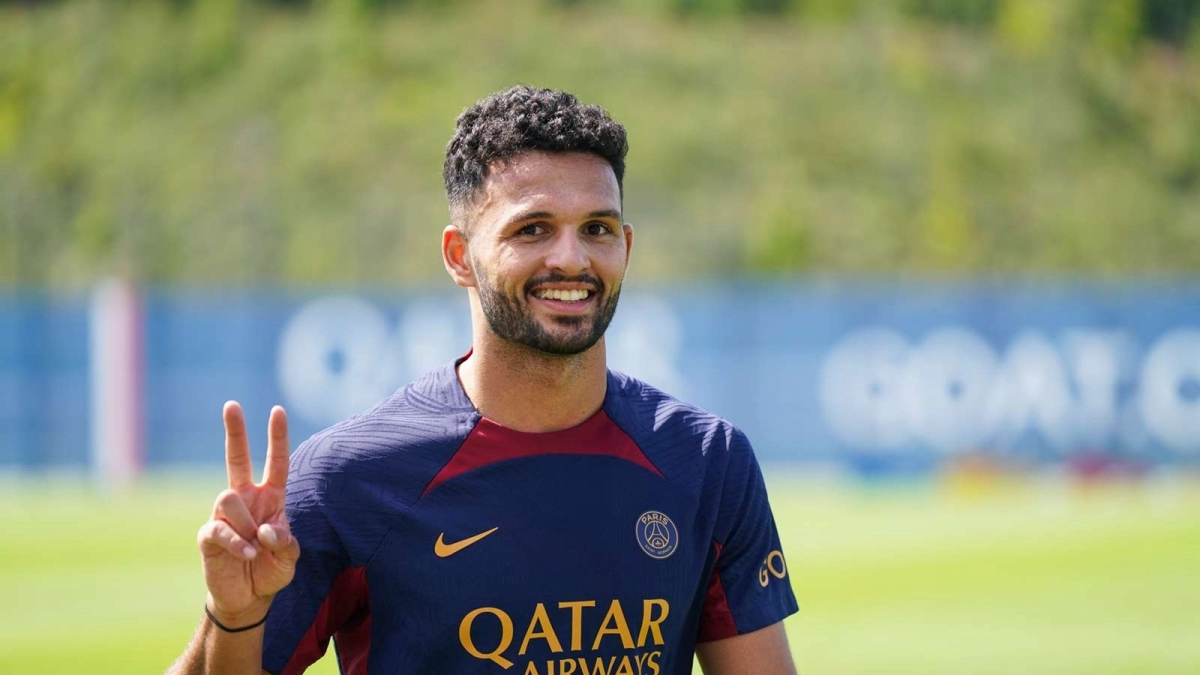Gonçalo Ramos, PSG's forward, seriously injured.