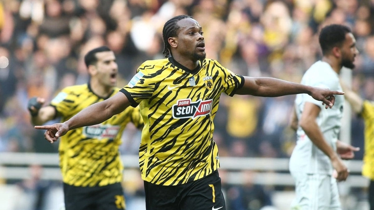 Levi García, striker for AEK Athens who is on Tottenham's list.