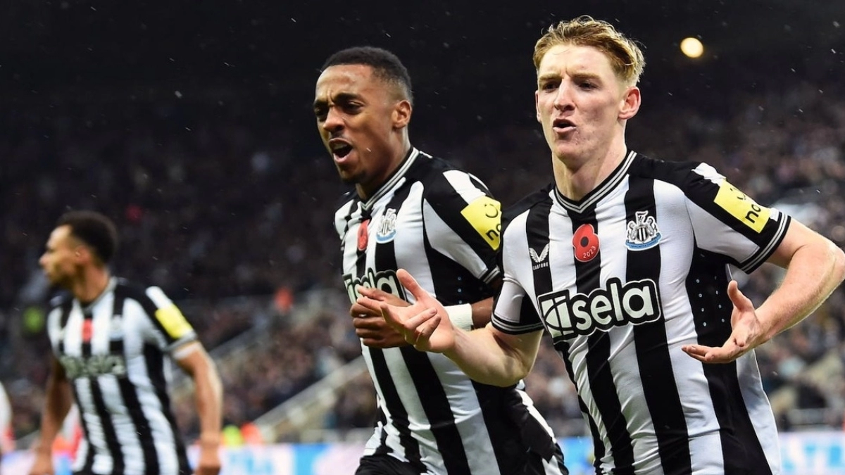El Newcastle ampliará el contrato de Anthony Gordon / Relevo