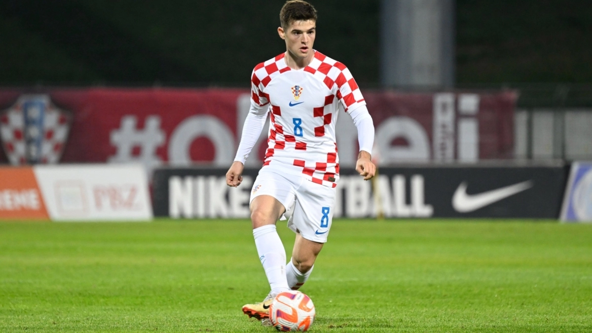 Real Madrid and Manchester United will fight over the "new Modric."