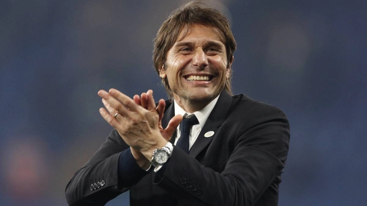 Antonio Conte, Napoli's coach who wants to fish in Mallorca