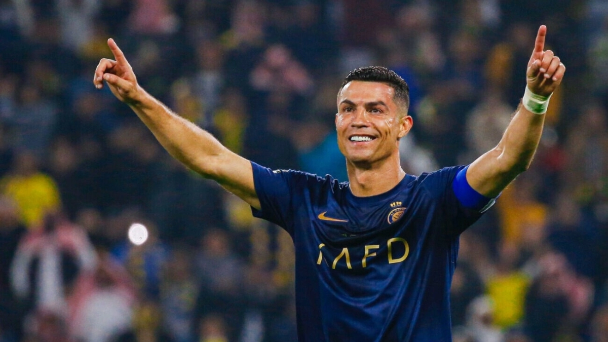 Cristiano Ronaldo wants to sign De Bruyne for Al-Nassr / Versus