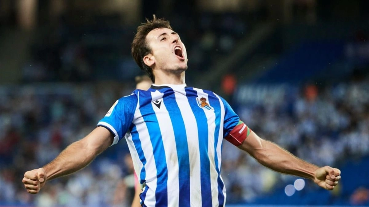 Mikel Oyarzabal celebrates a goal for Real Sociedad.