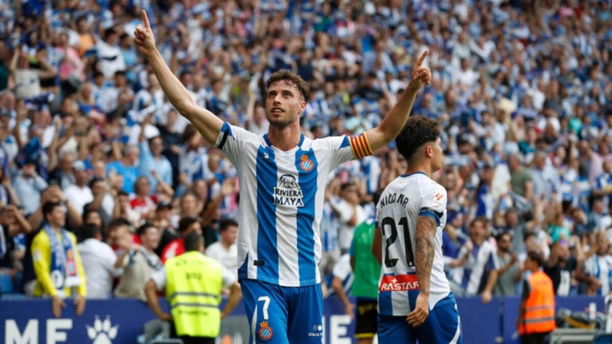 Puado, crack del Espanyol, celebra un gol