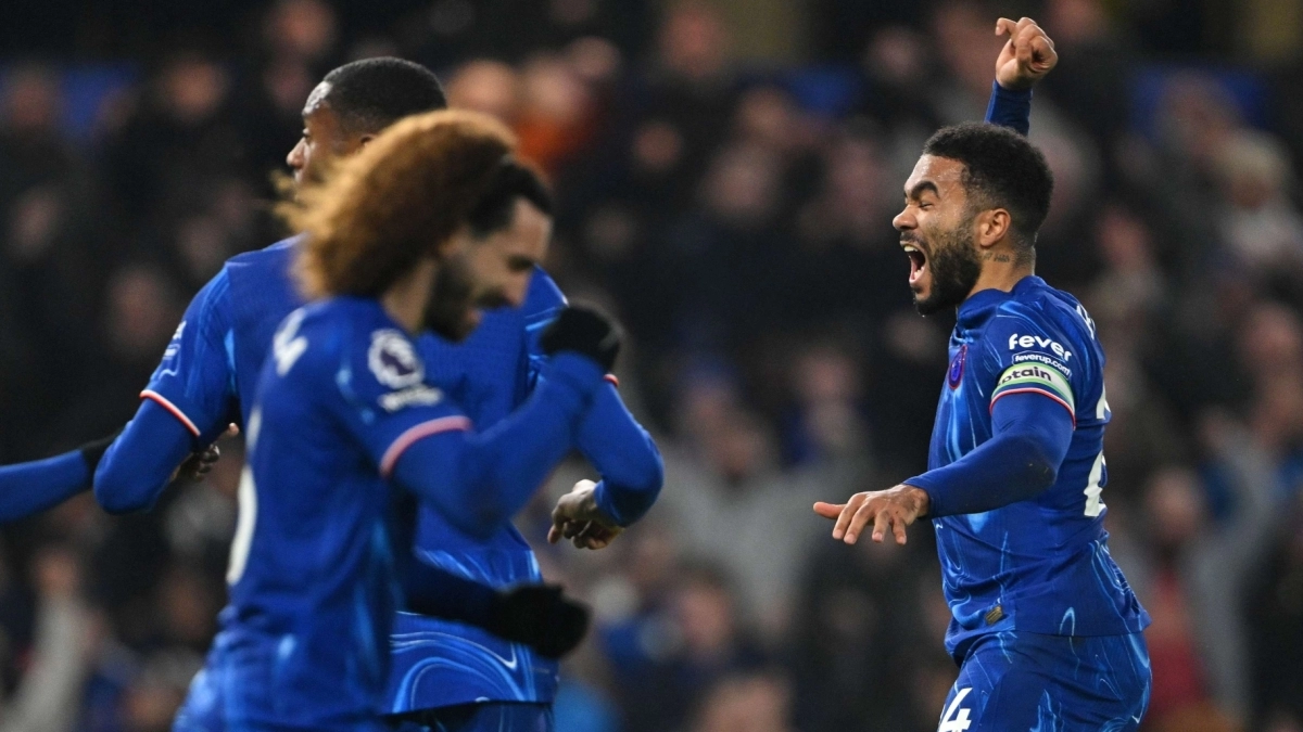 Chelsea wants to sign a top striker in the summer: They are considering 2 options.
