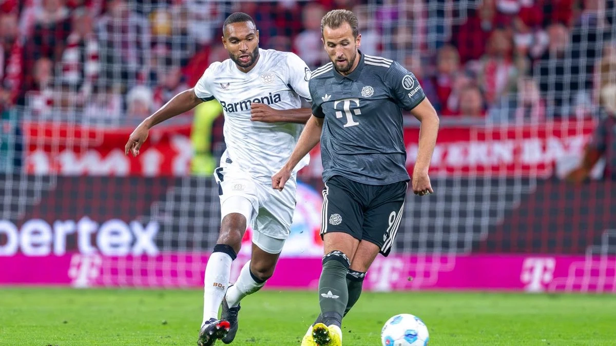 Jonathan Tah, central del Bayer Leverkusen que interesa al Barcelona