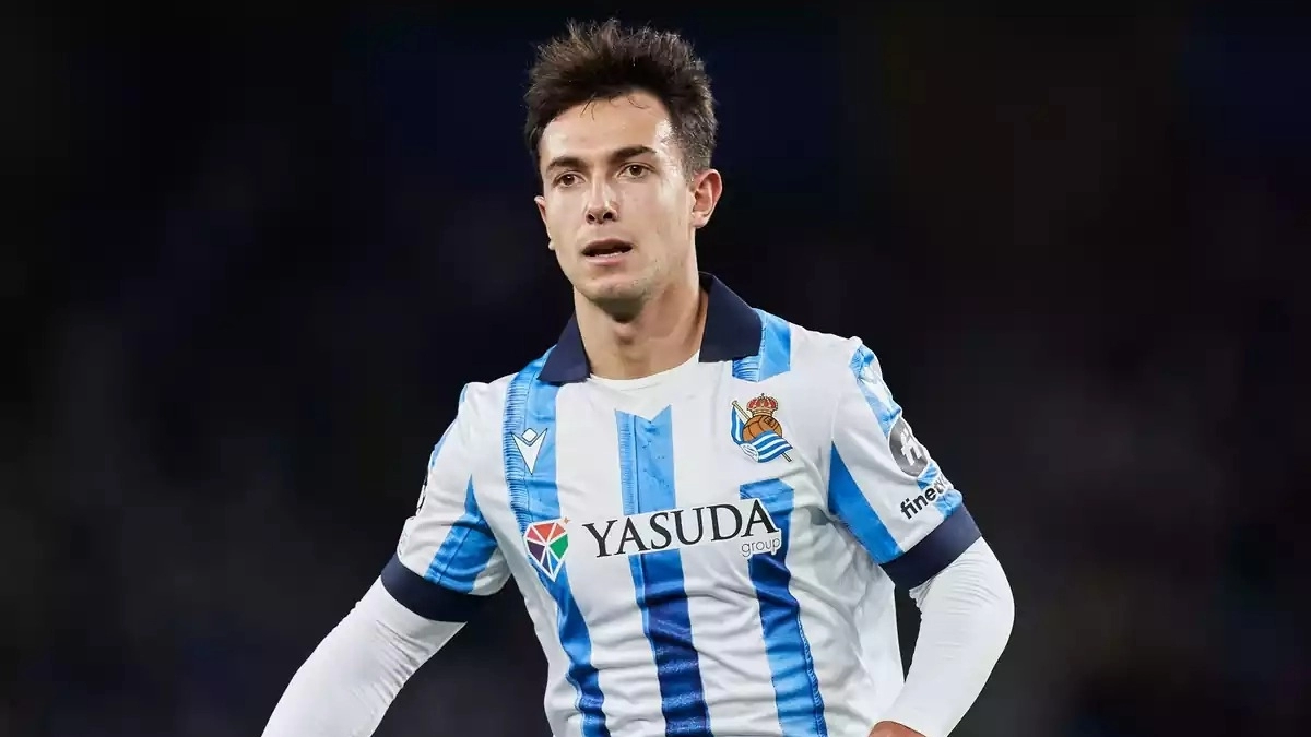 Zubimendi tiene un pie en el Arsenal / Futbol Soccer