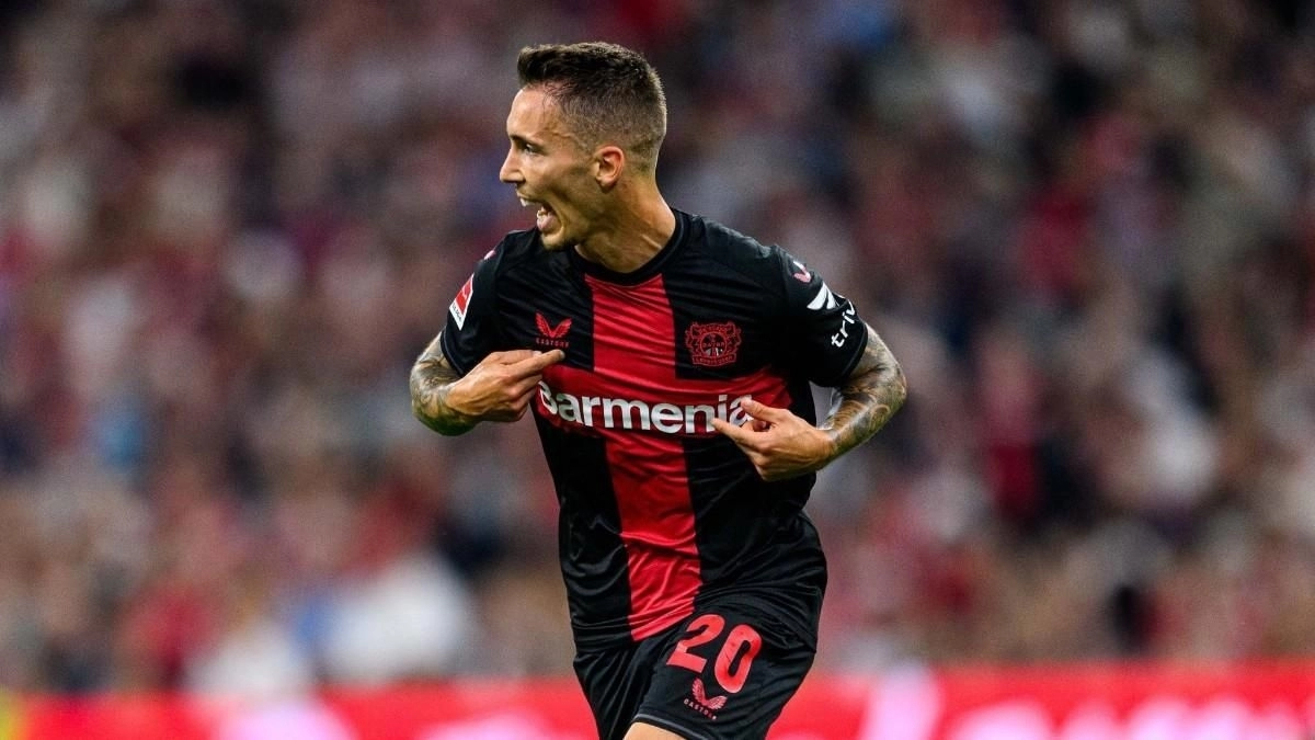 <p>Alejandro Grimaldo, Bayer Leverkusen's full-back</p>
