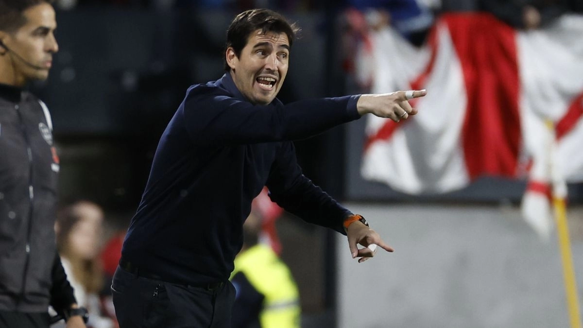 Andoni Iraola, coach of Bournemouth