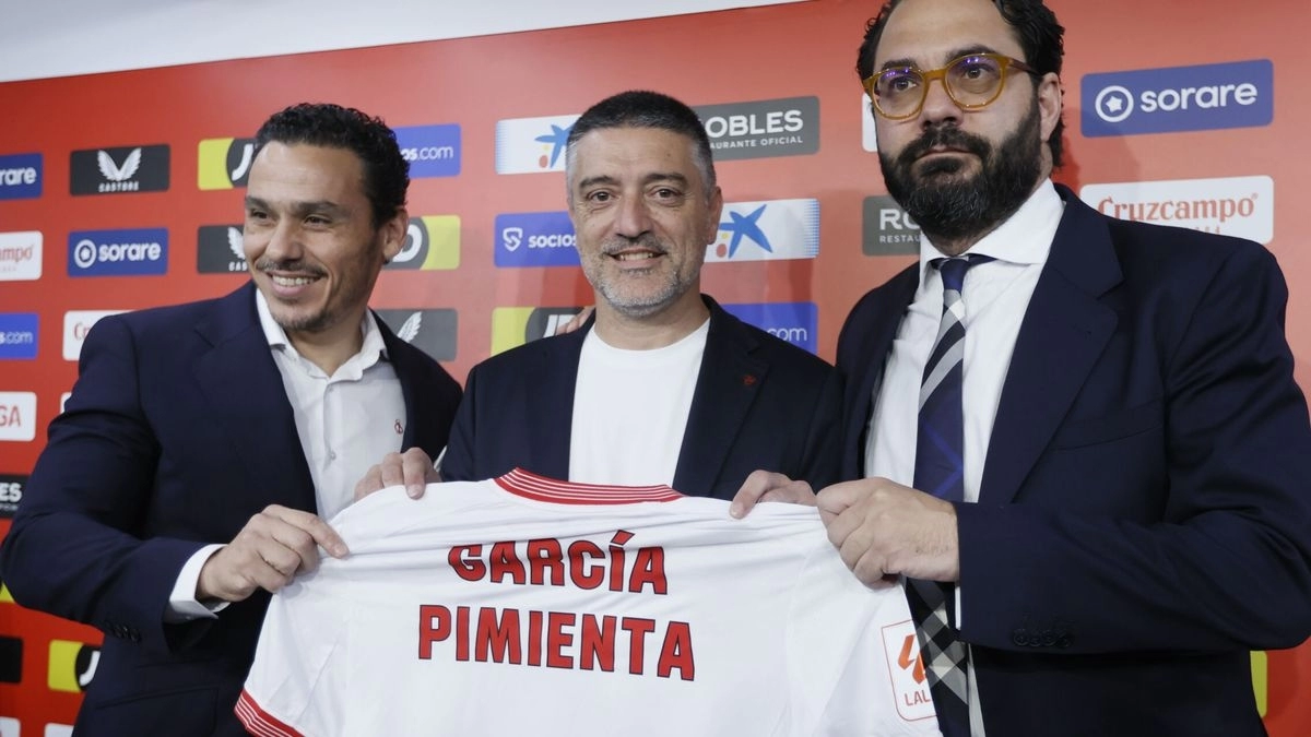 <p>García Pimienta, coach of Sevilla.</p>