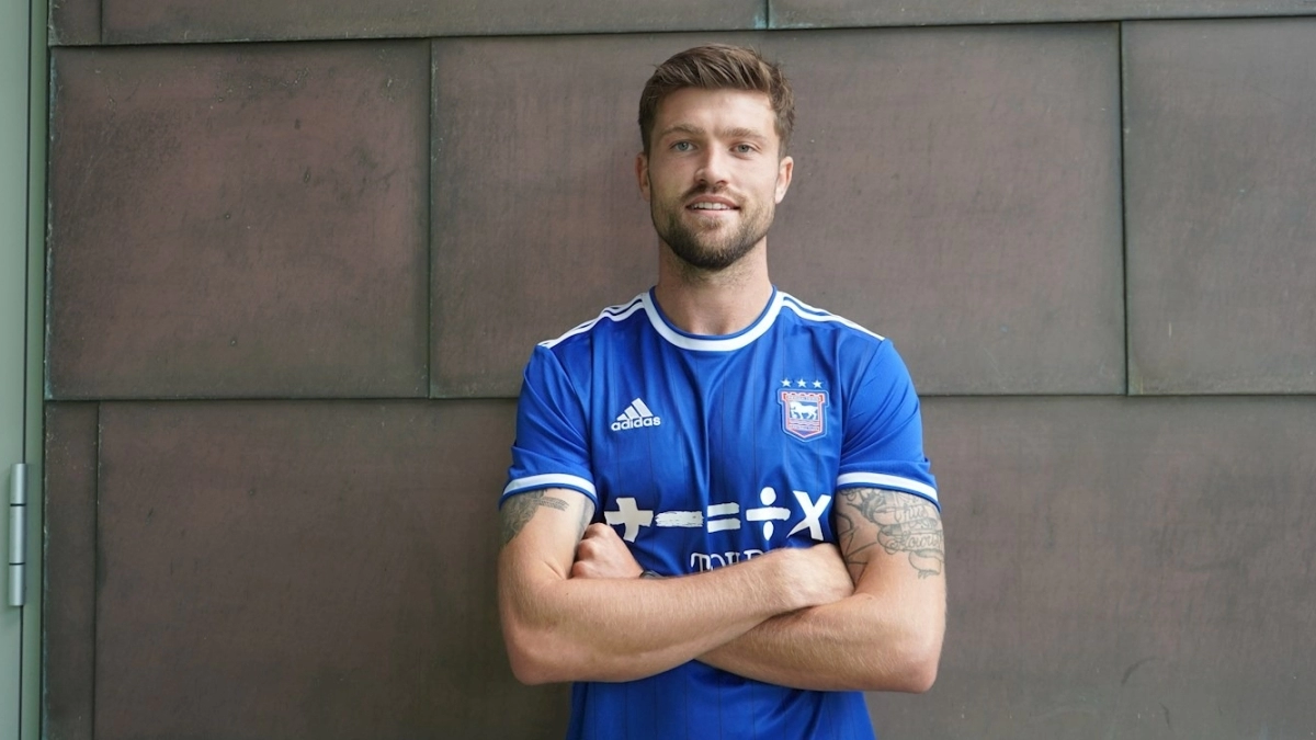 Cameron Burgess relacionado con Valencia y Mallorca / Ipswich Town