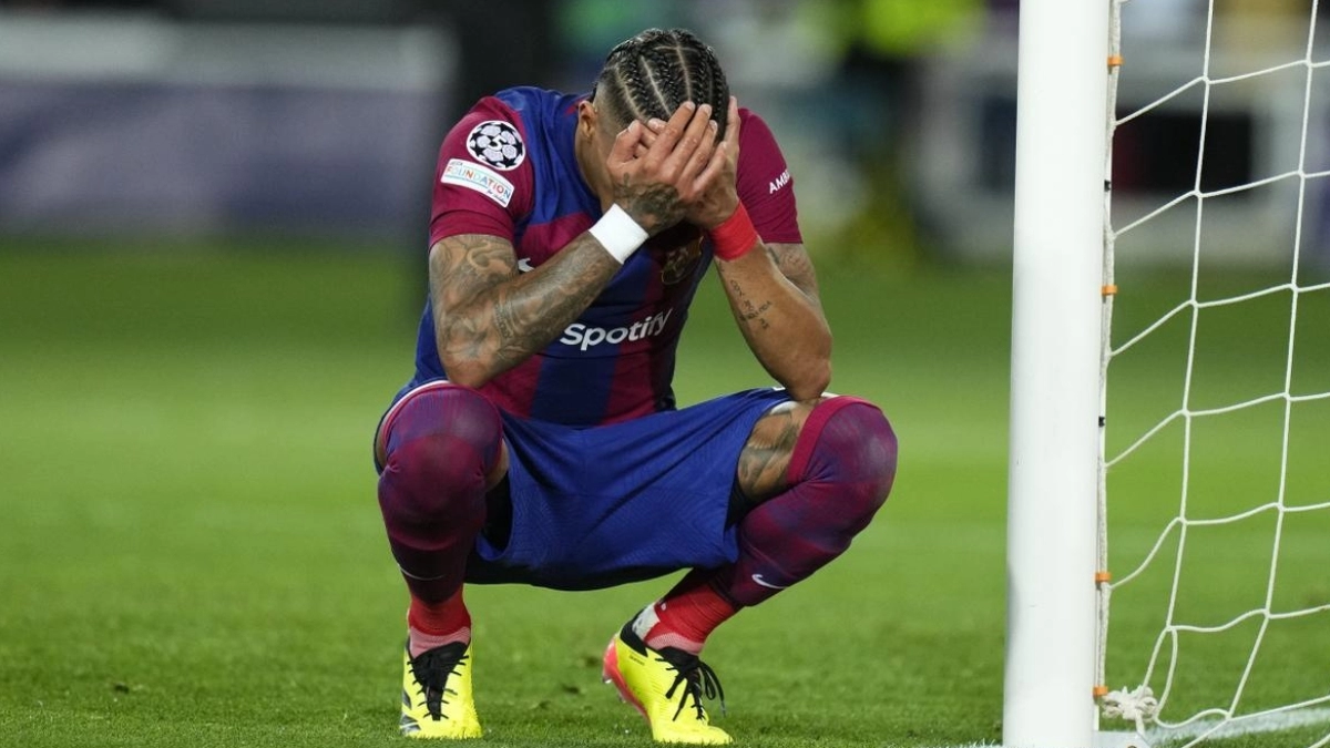 FC Barcelona is struggling to close the signing of their big star.
