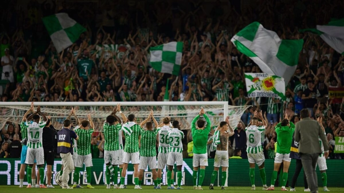 The players of Real Betis celebrate a victory
