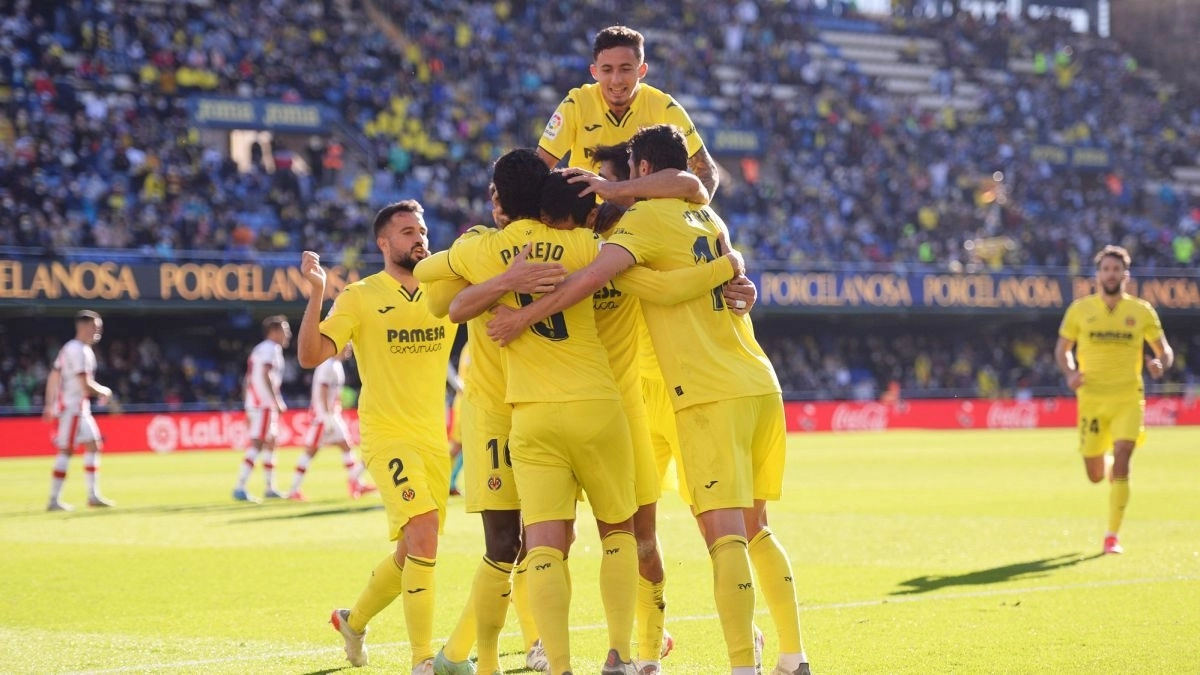 Los jugadores del Villarreal celebran un gol