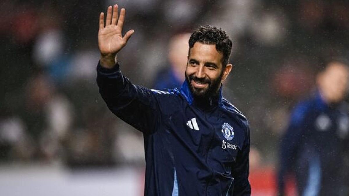 Manchester United prepara una oferta de 65 millones por un delantero estrella | Daily Express