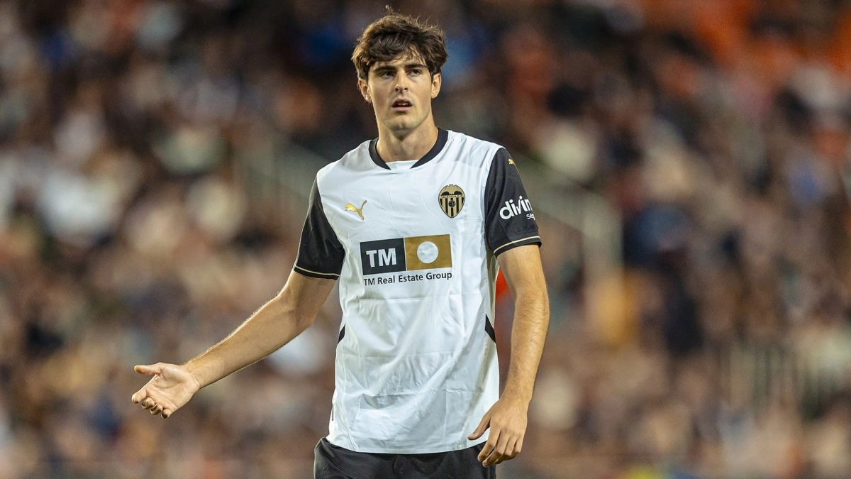 El Valencia rechazó la primera oferta del Milan por Javi Guerra