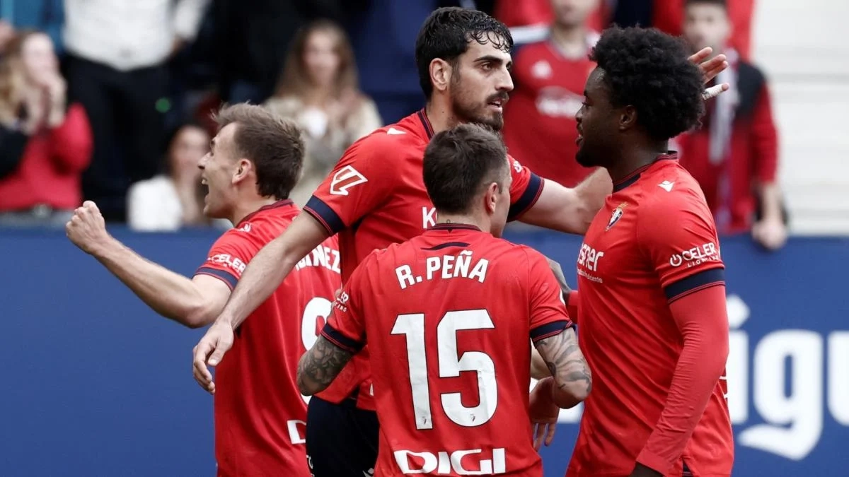 Los jugadores de Osasuna celebran un gol