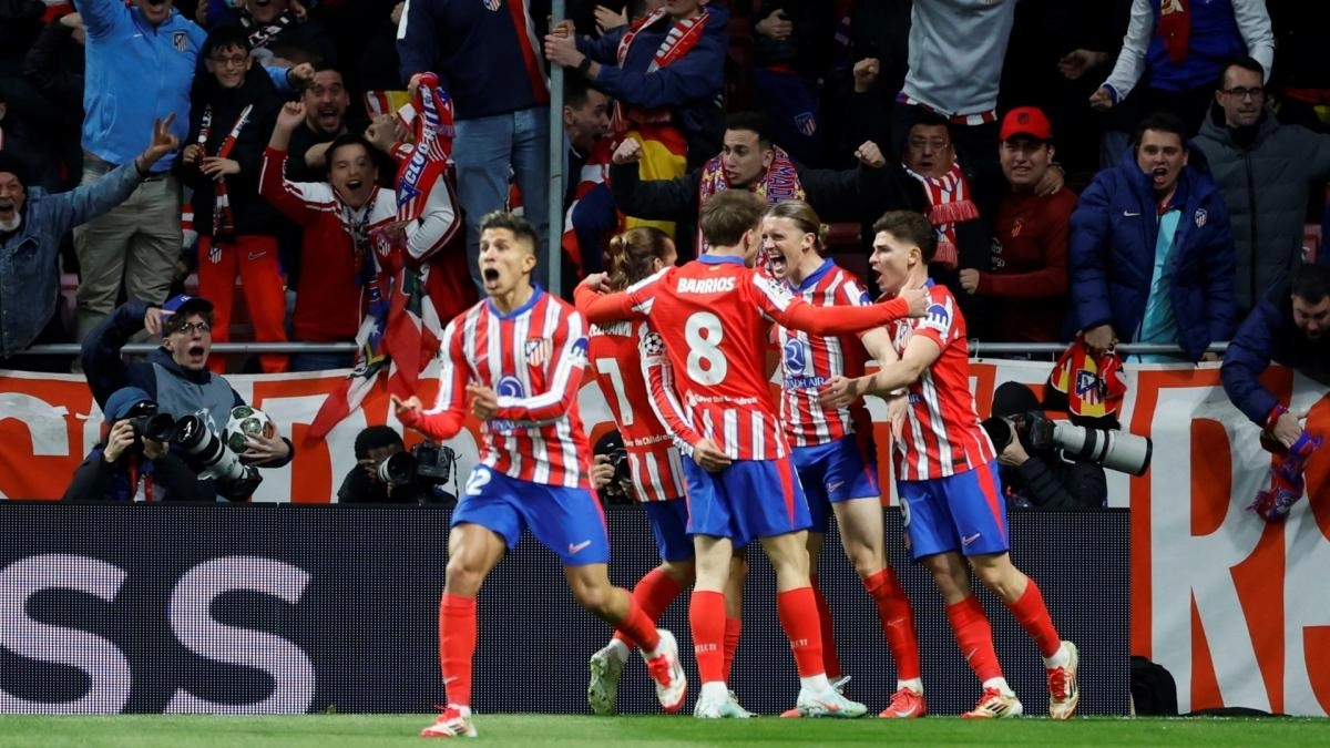 Atletico Madrid players celebrate a goal
