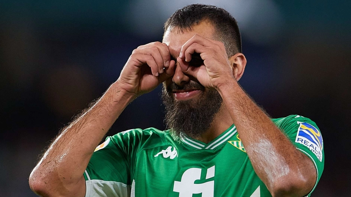 Borja Iglesias is liked by Valencia and Girona / Goal