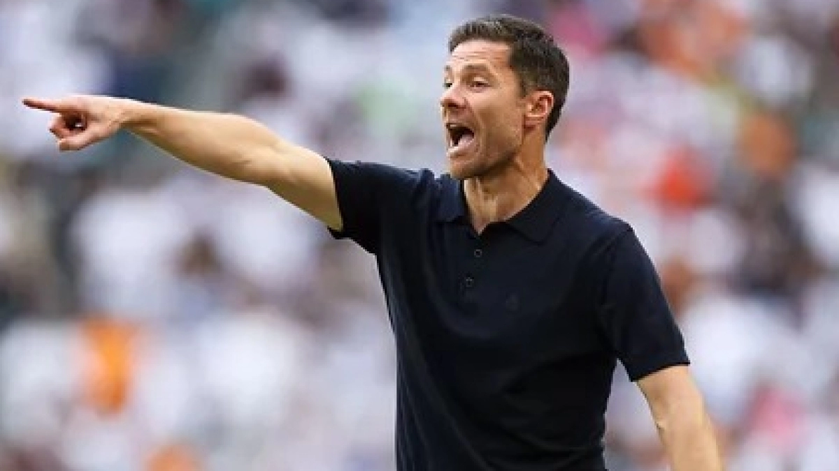 <p>Real Madrid is keeping an eye on 3 top players to reinforce their midfield.</p>