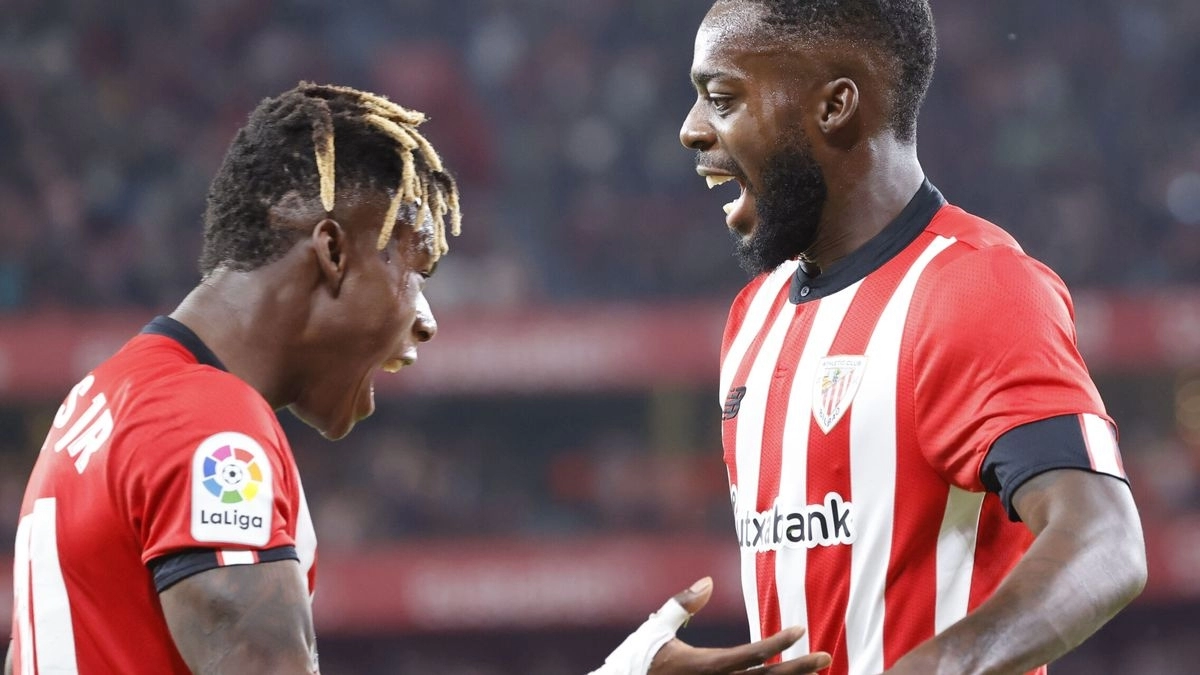 Iñaki Williams y Nico Williams celebran un gol