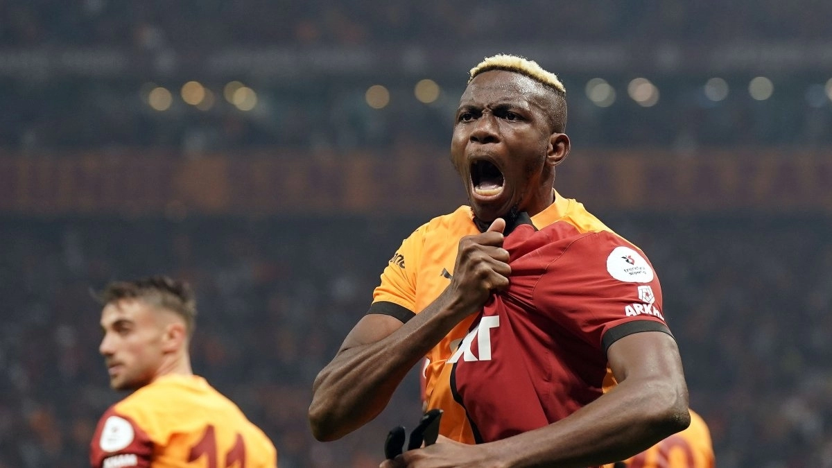 Victor Osimhen celebra un gol con el Galatasaray