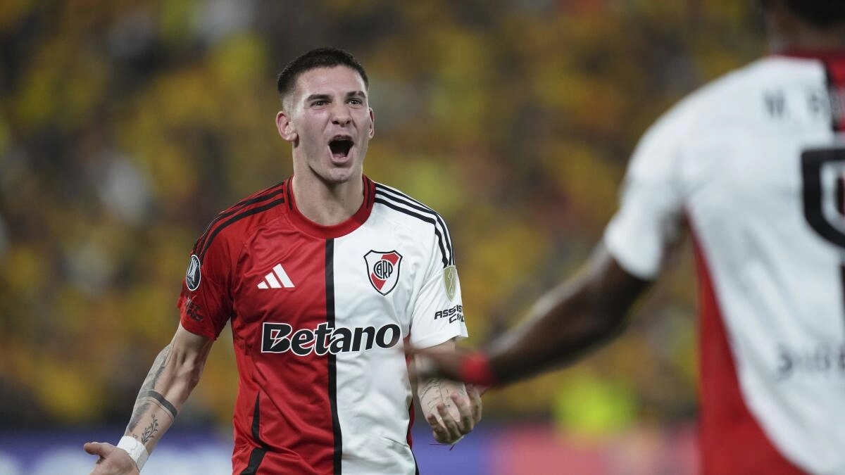 River Plate players celebrate a goal