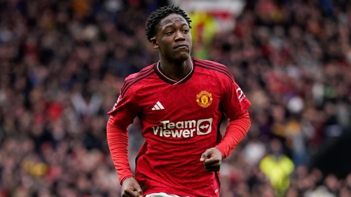 El Manchester United pone en venta a Kobbie Mainoo
