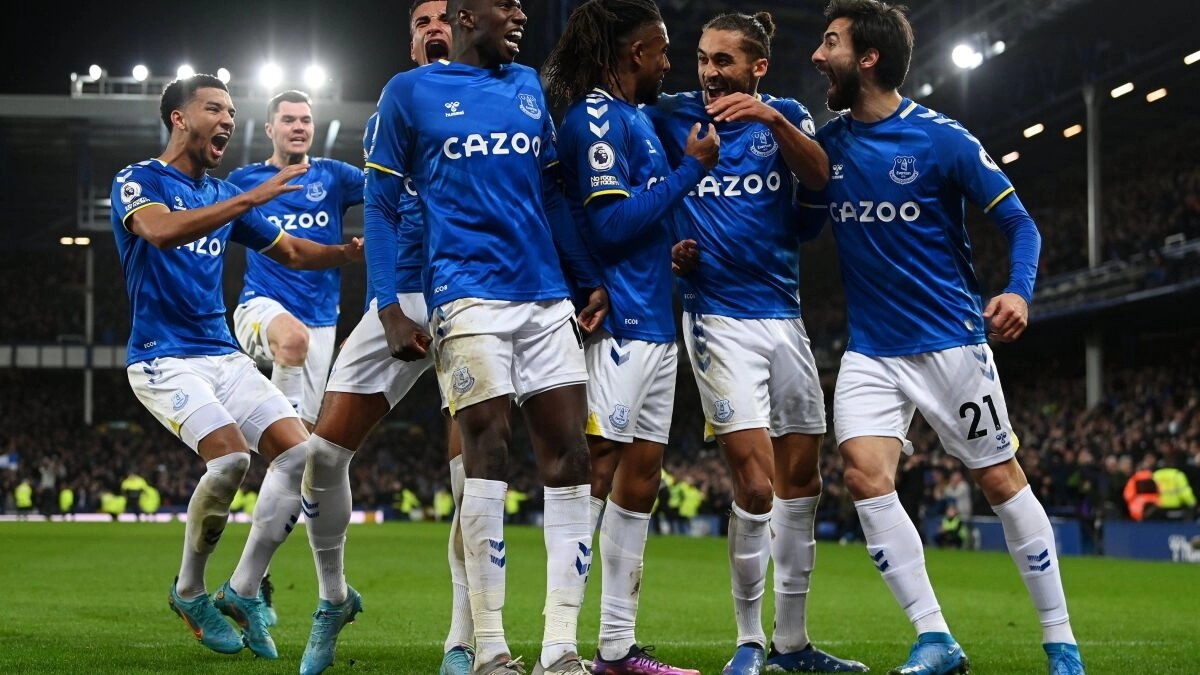 Los jugadores del Everton celebran un gol