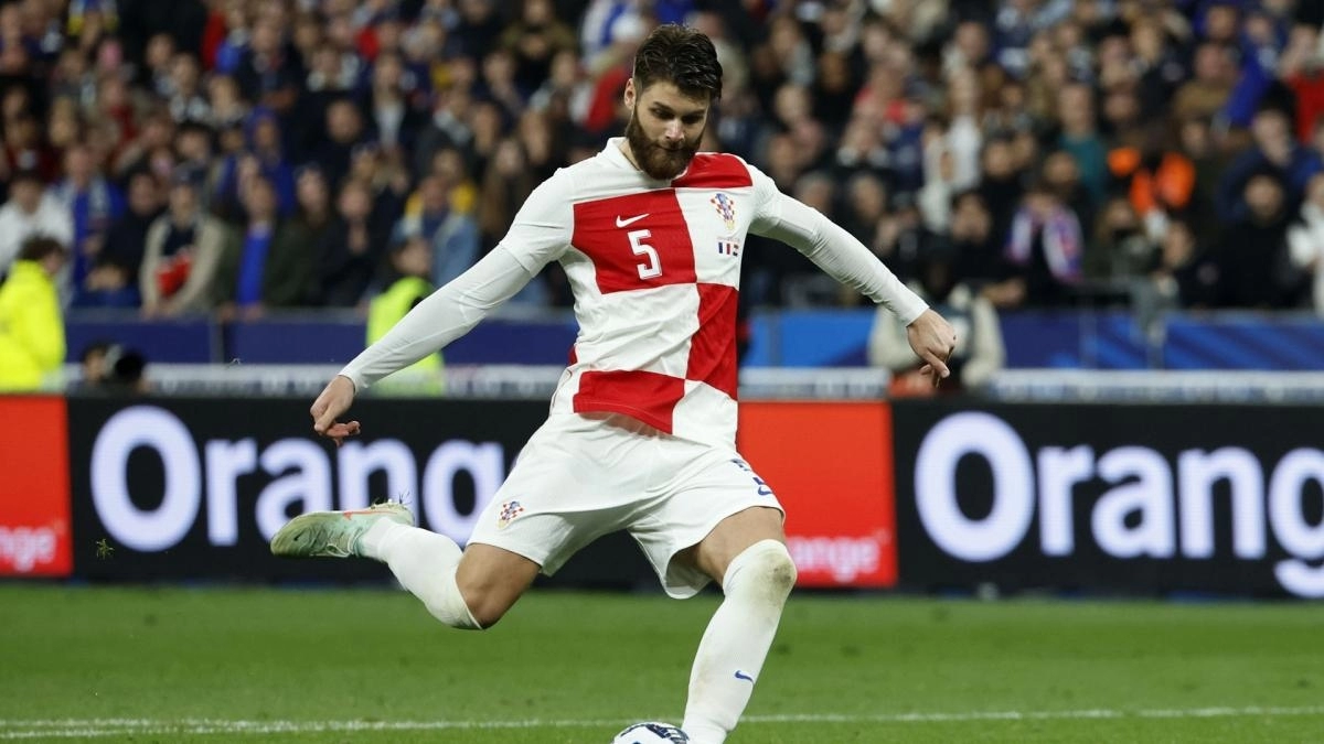 Duje Caleta-Car, central de la selección de Croacia