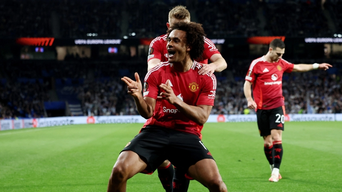 Zirkzee celebrando el gol de la victoria con el Manchester United | beIN Sports