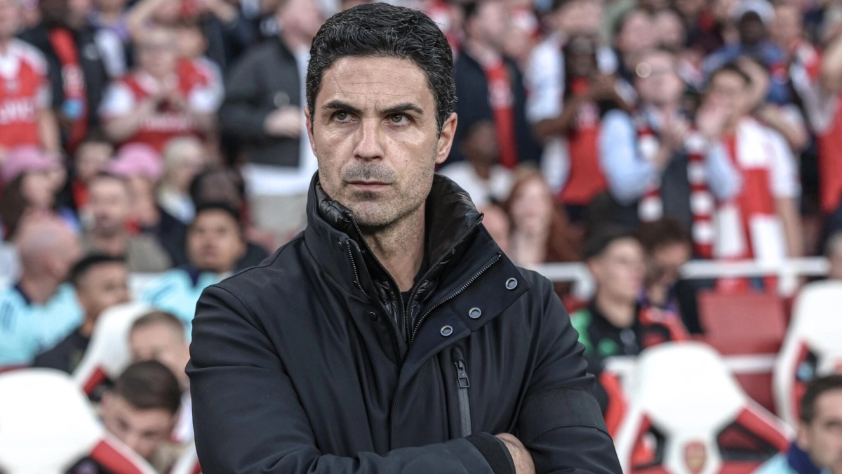 Mikel Arteta in the middle of a match with Arsenal.