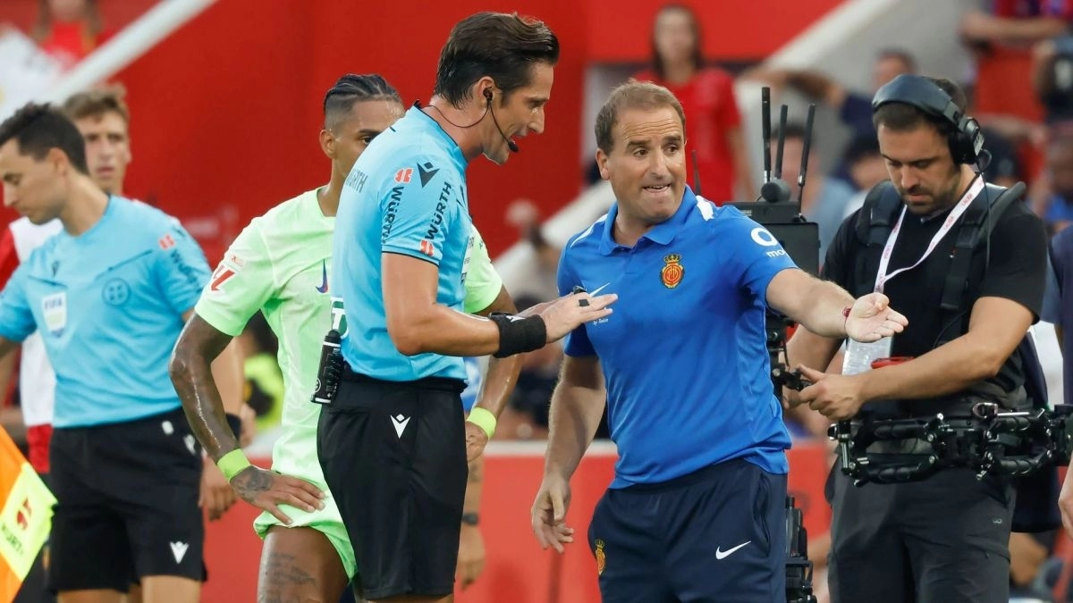 Jagoba Arrasate during a match with Mallorca