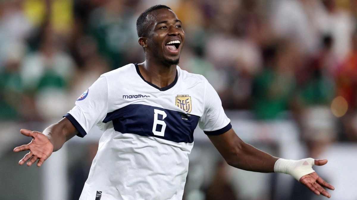 Willian Pacho, player of PSG