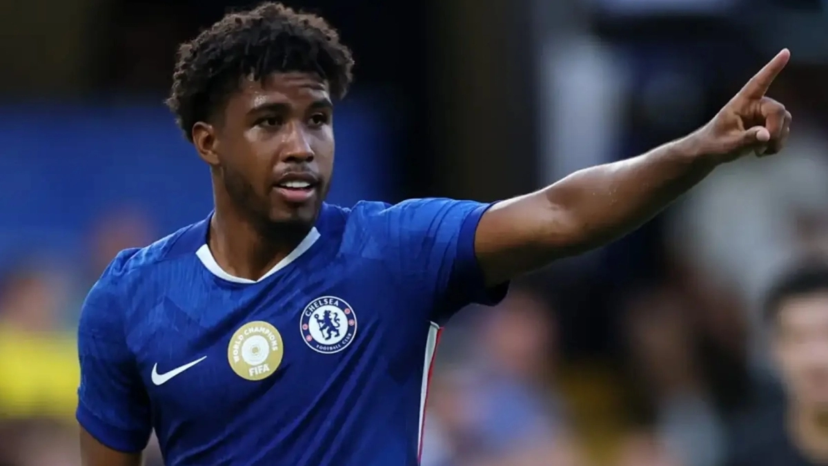 <p>Juventus reactivates its interest in Andrey Santos</p>