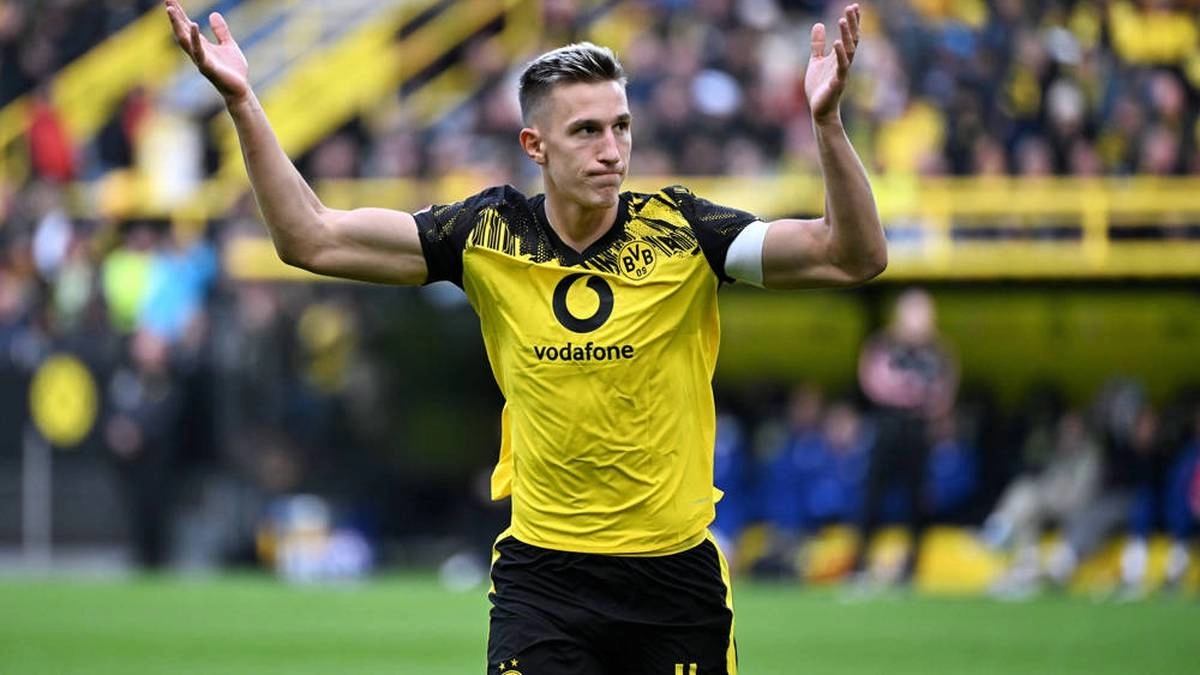 Nico Schlotterbeck, Borussia Dortmund's central defender