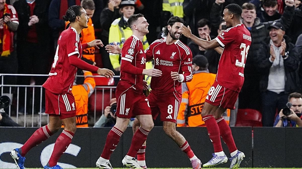The players of Liverpool celebrate a goal